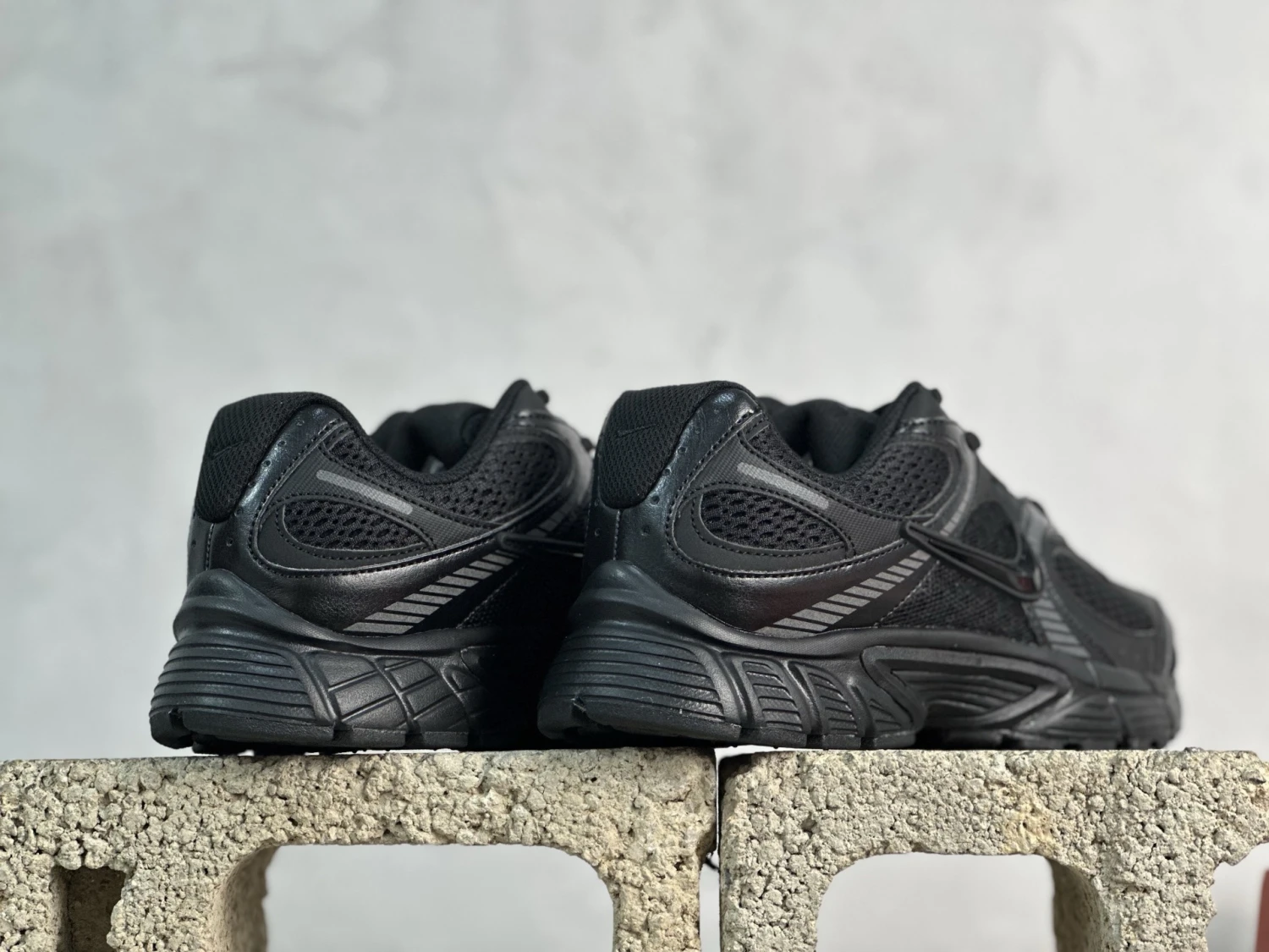 Nike Air Max Moto 2K – Triple Black