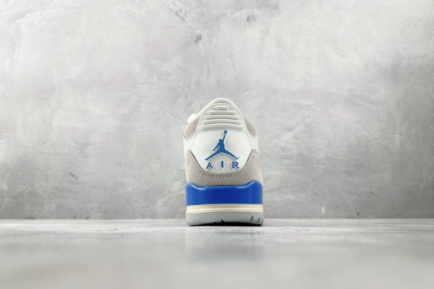 Air Jordan Retro – Triple White & University Blue Sneakers