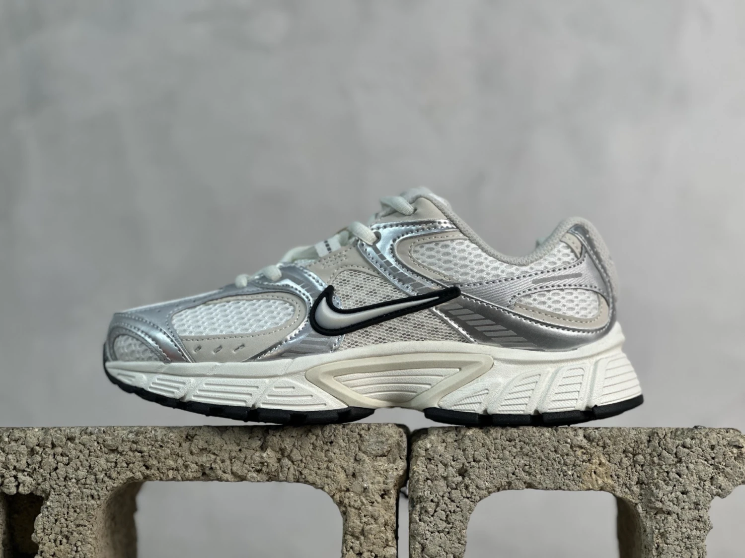 Nike Air Max Moto 2K – Triple White & Metallic Silver