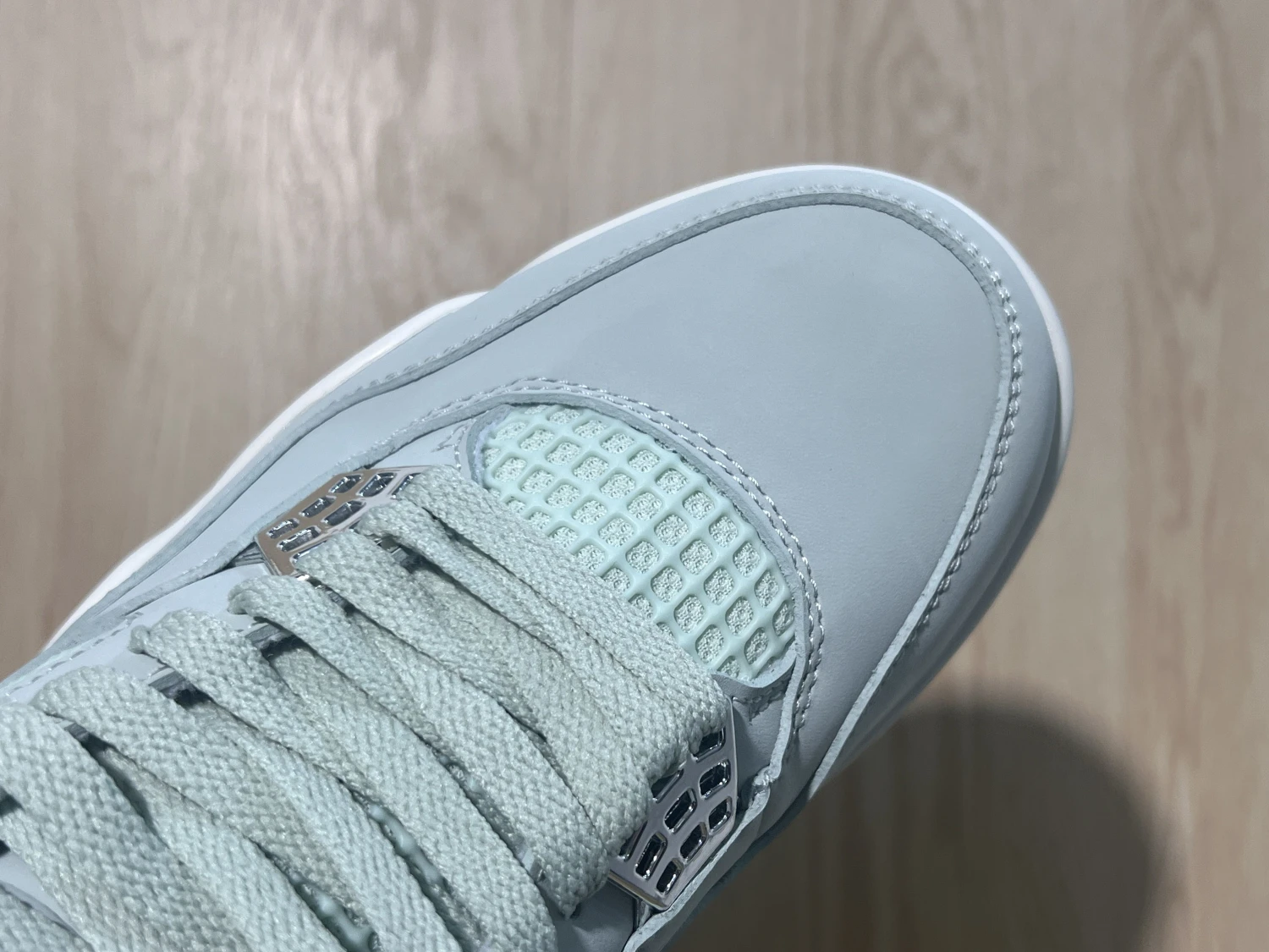 Air Jordan 4 Retro Pure Platinum Sneaker – Clean Luxury Edition