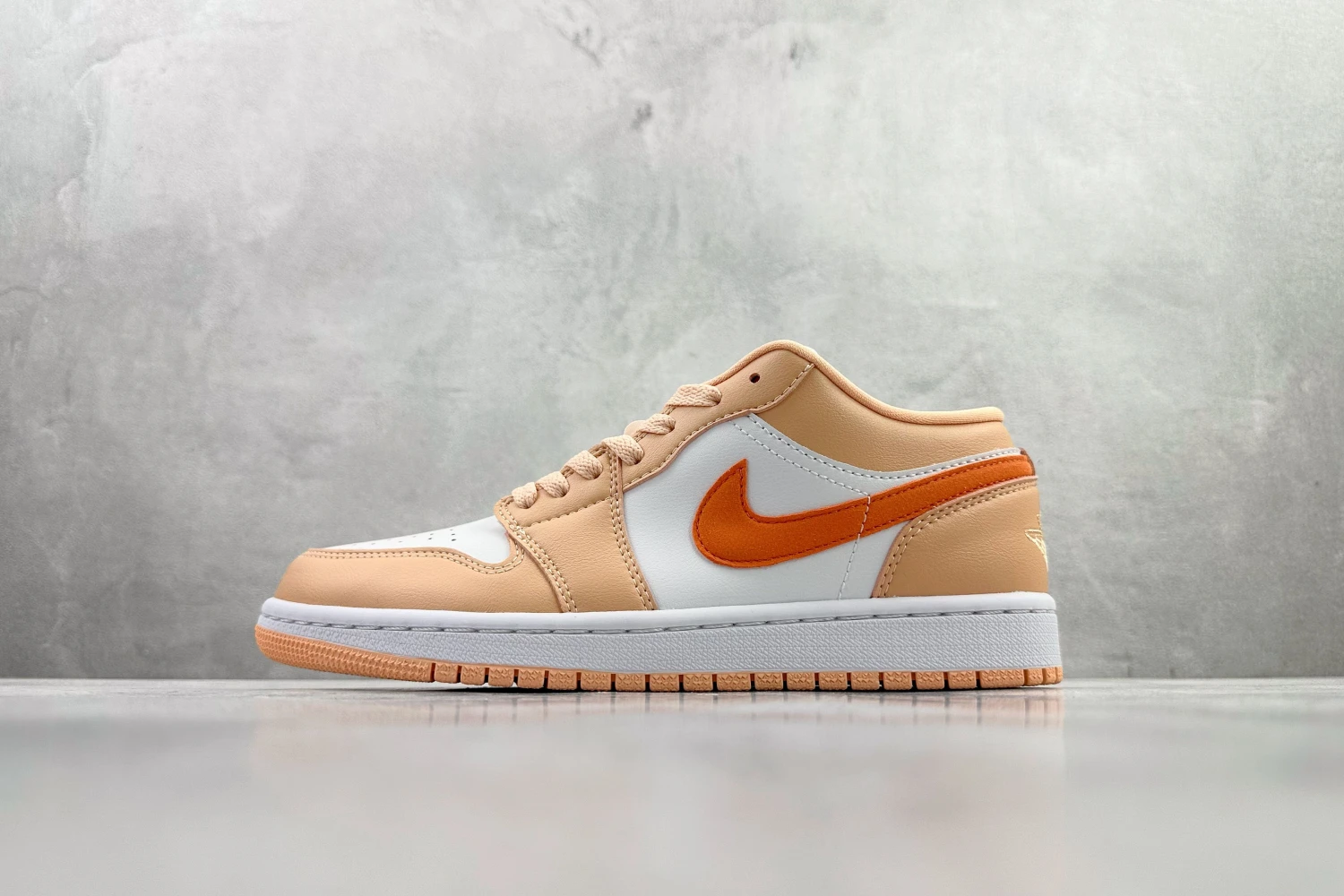 Air Jordan Low White Peach