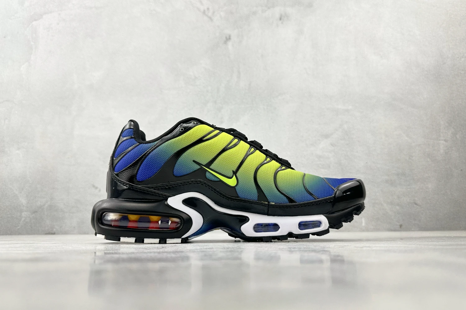 Nike Air Max Plus TN Hyper Volt Blue Gradient Running Sneakers