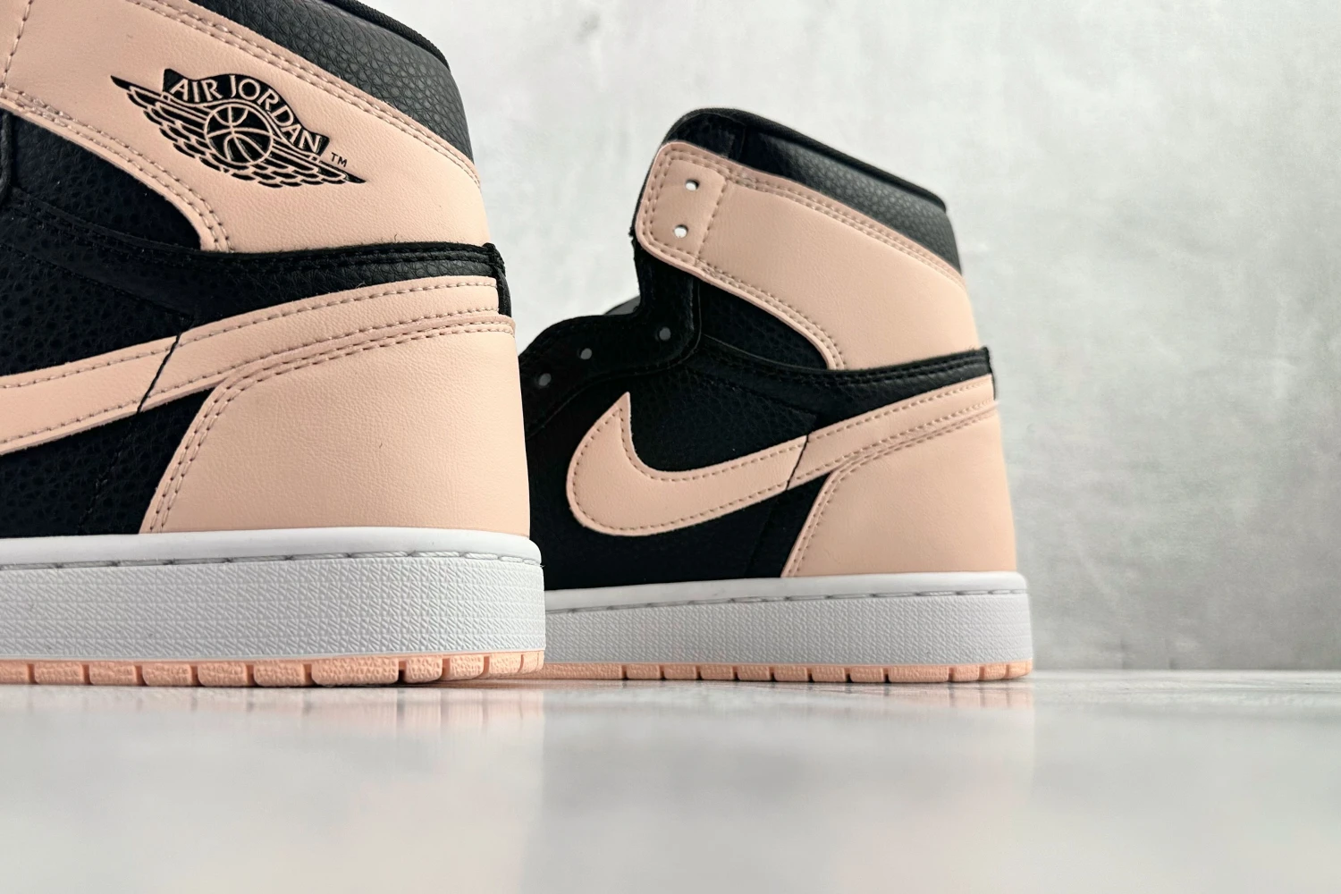 Nike Air Jordan Low Black Pink