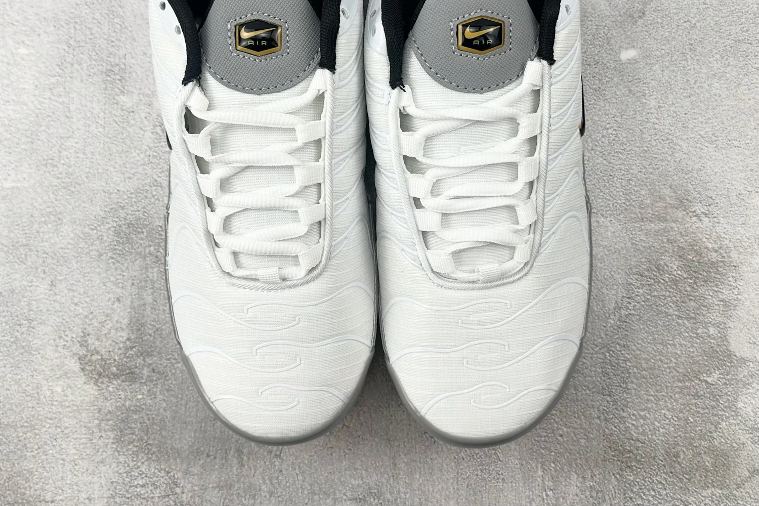 Nike Air Max Plus TN – White / Grey / Black