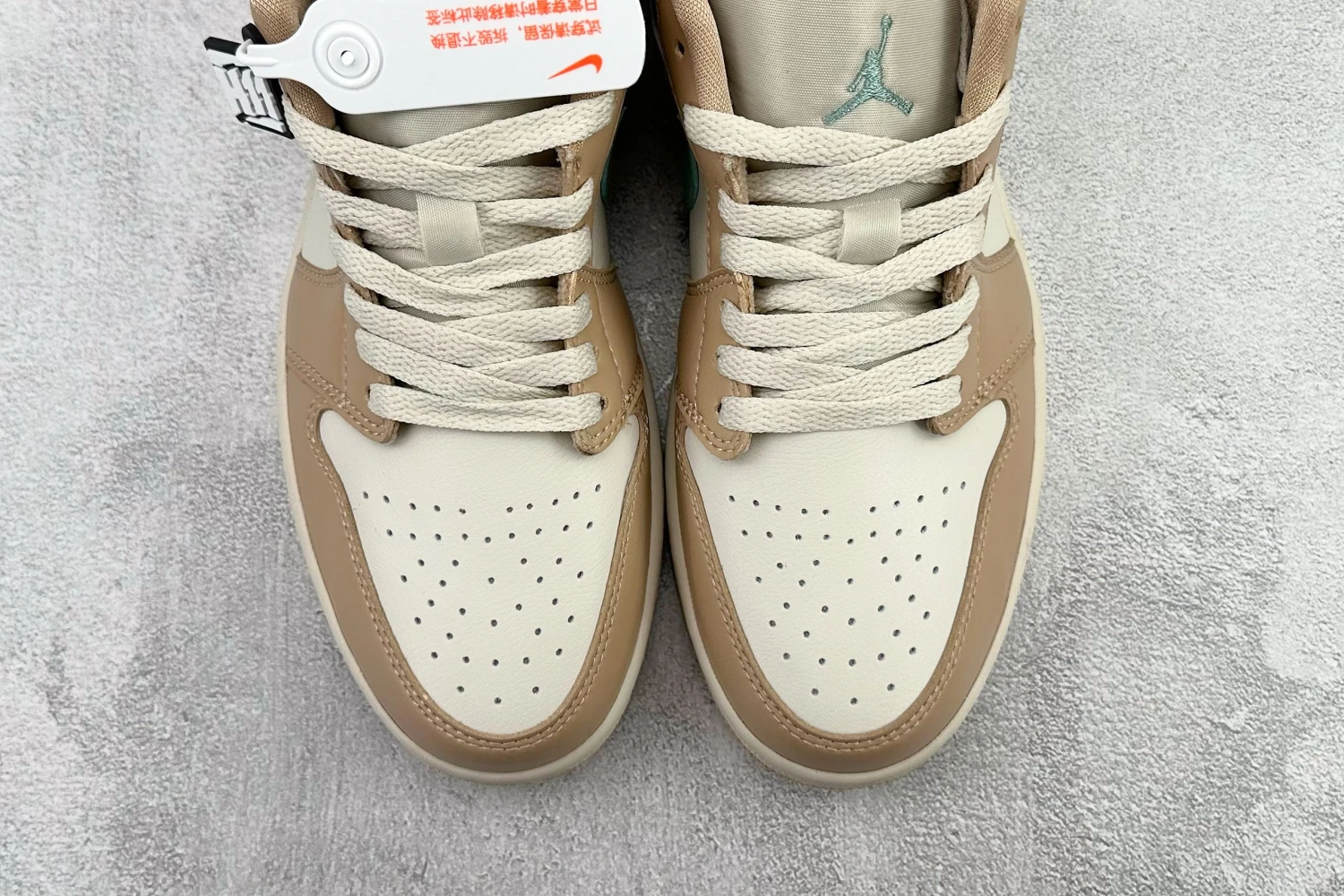 Air Jordan Low Sand Mint