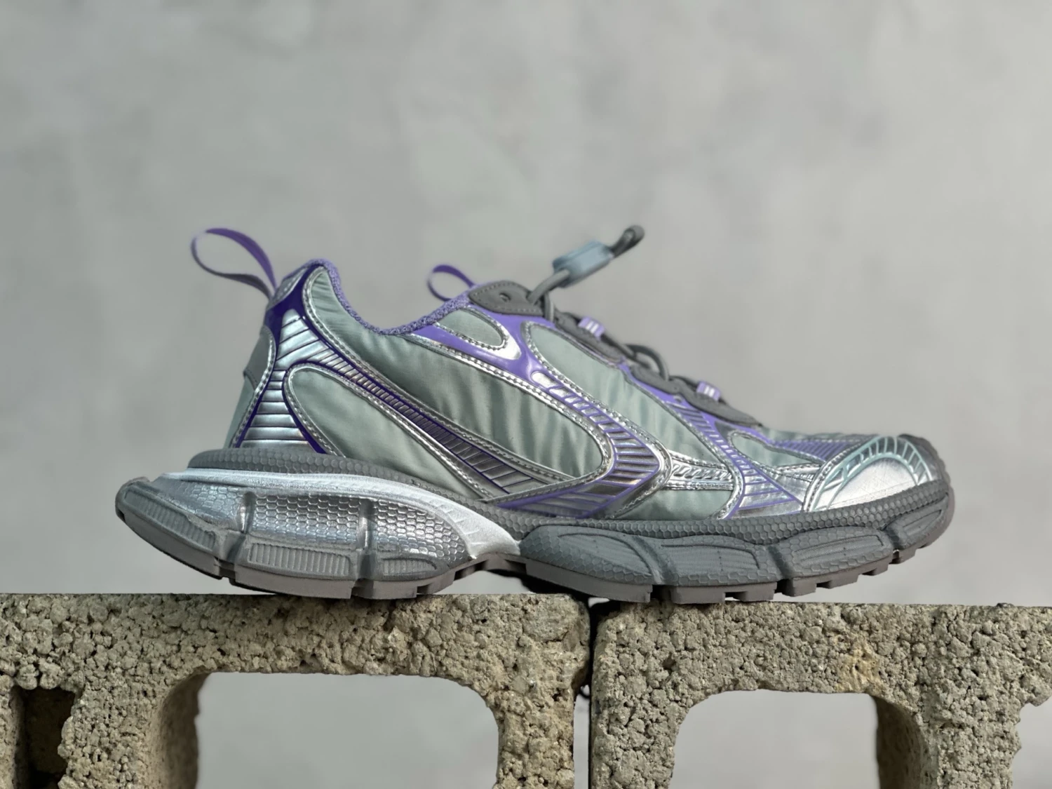 Luxury Reflective Runner Sneaker – Iridescent Silver / Lavender