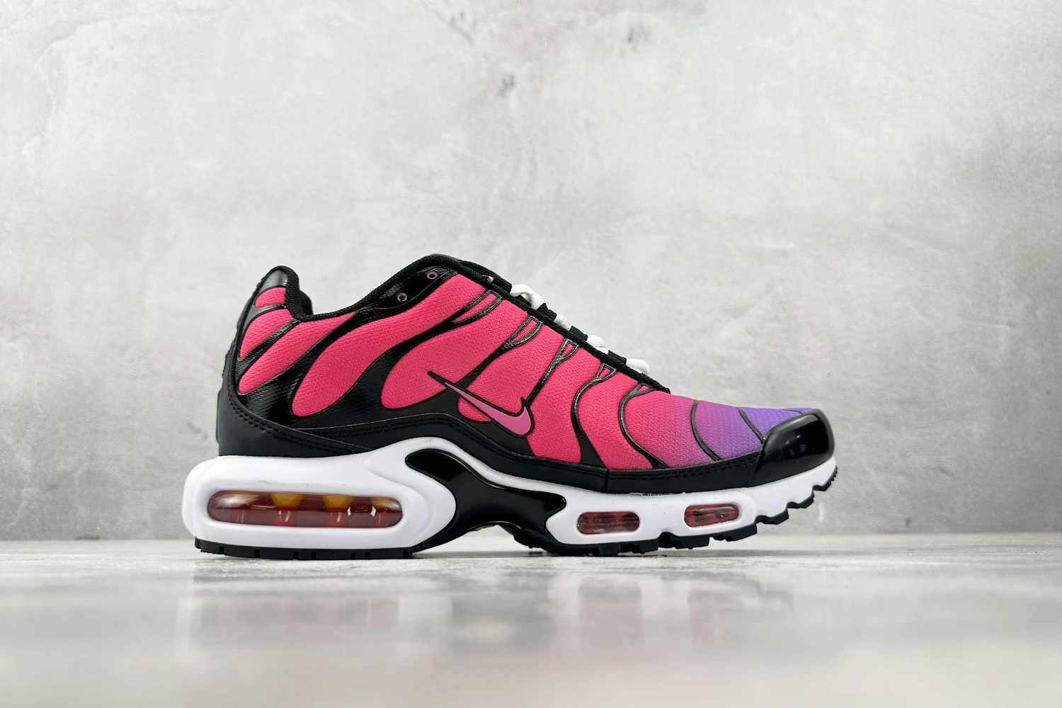 Nike Air Max Plus TN Pink Purple Gradient Running Sneakers
