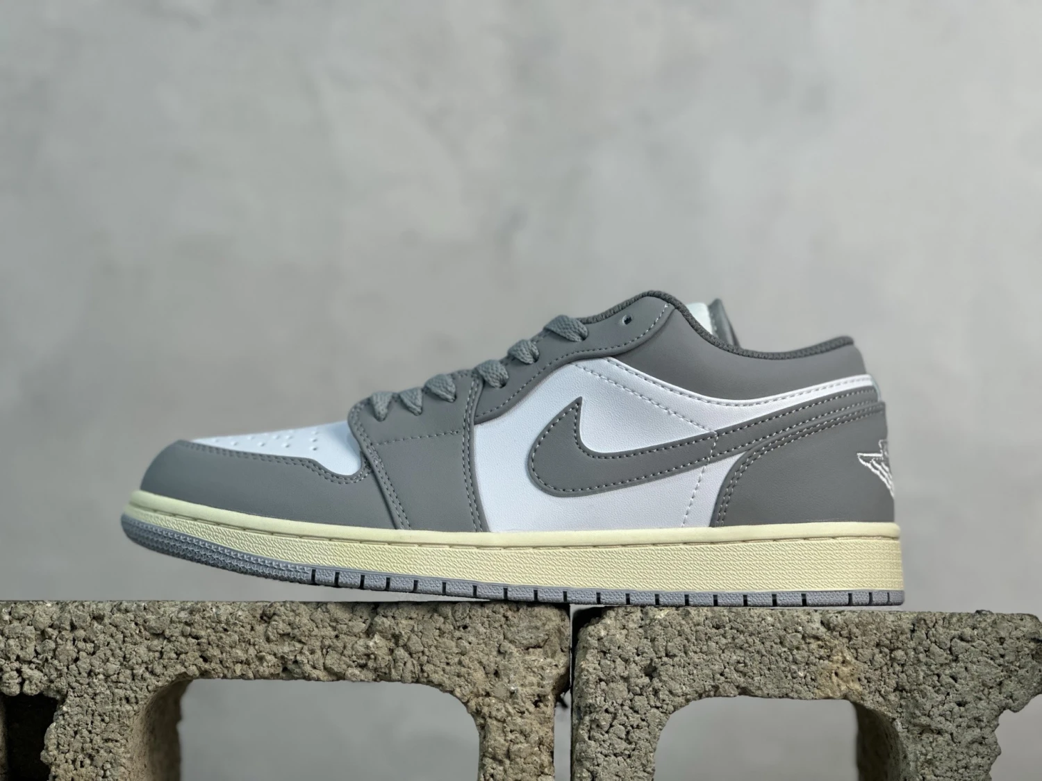Air Jordan Low – Cool Grey Edition