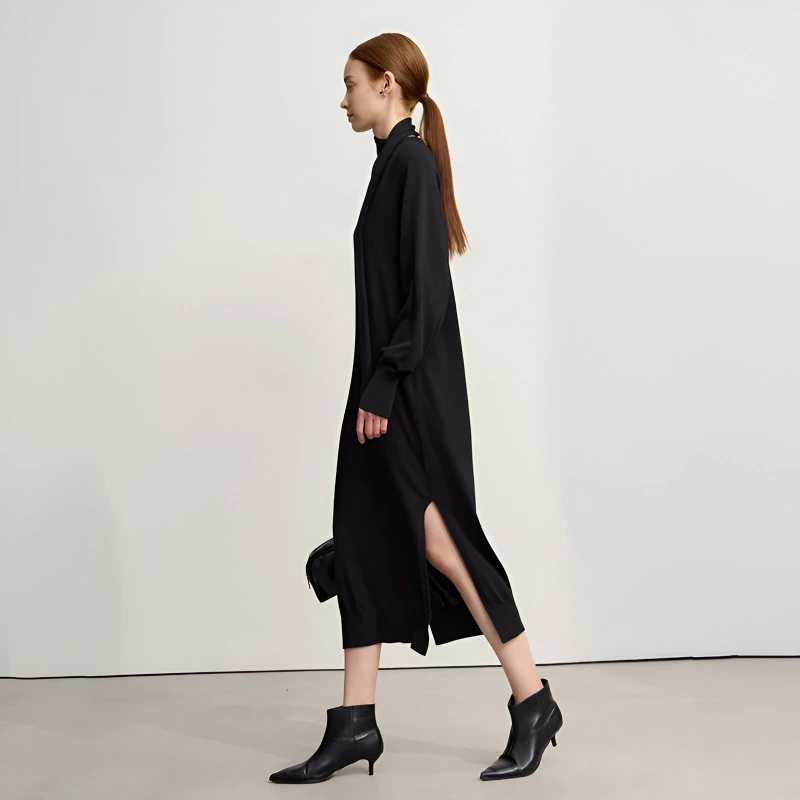 Elegant Winter Wool V-Neck Long Dress with Hollowed-Out Design