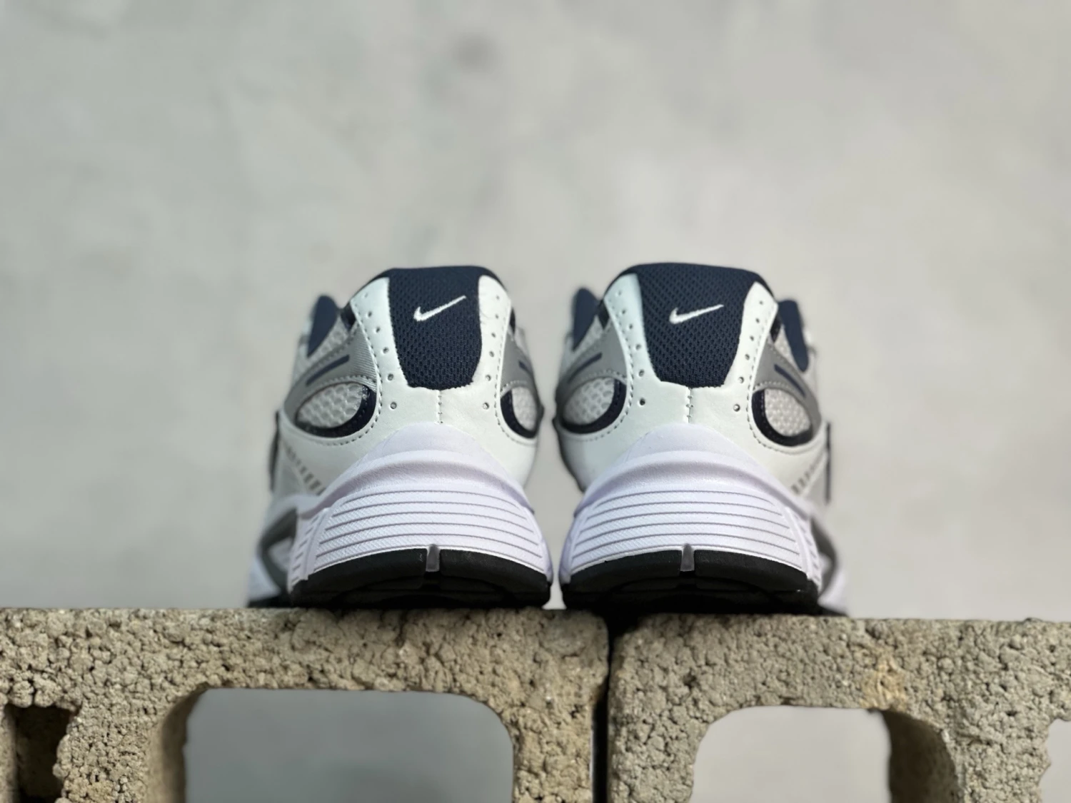 Nike Air Max Moto 2K – White, Metallic Silver & Midnight Navy
