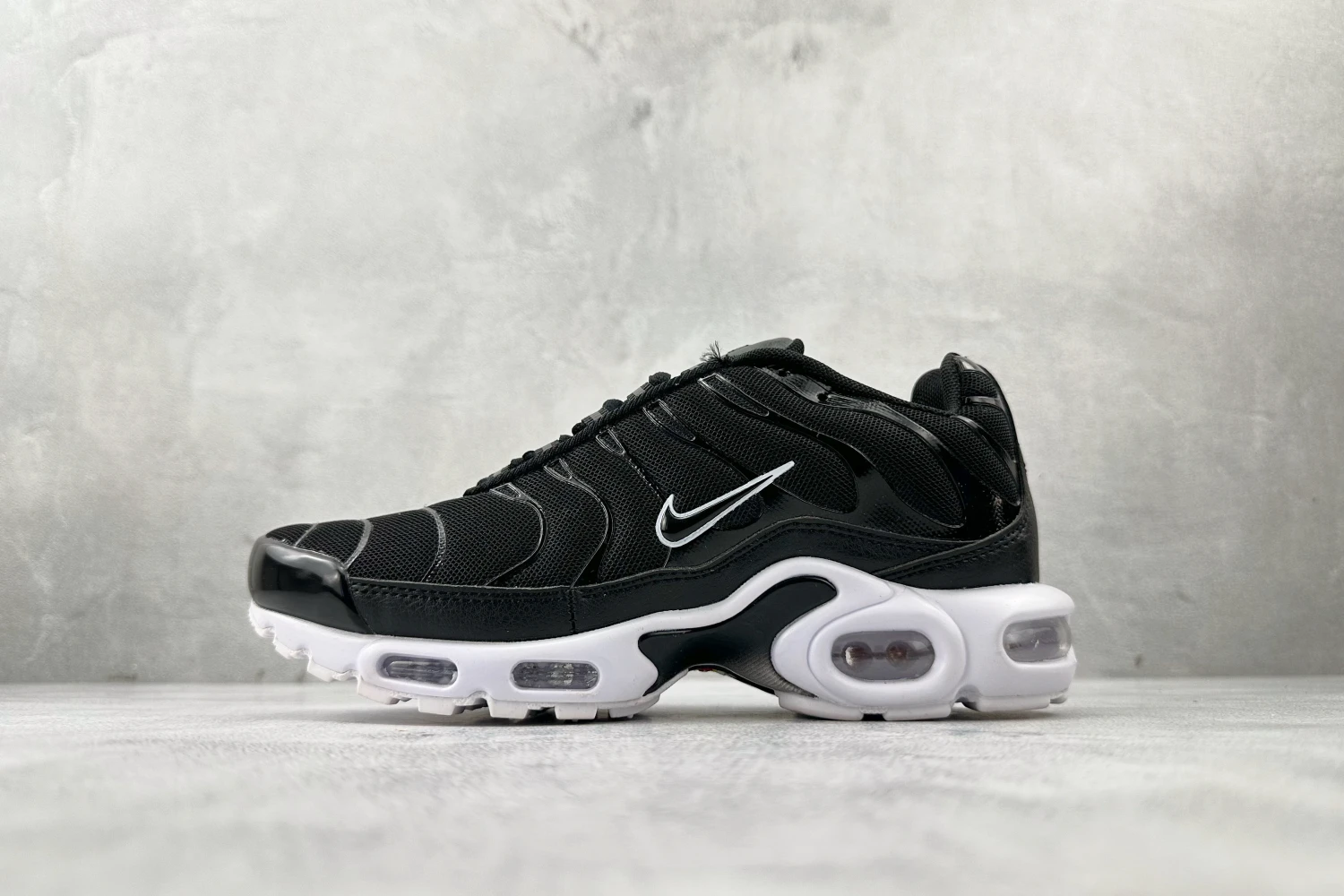 Nike Air Max Plus TN – Triple Black