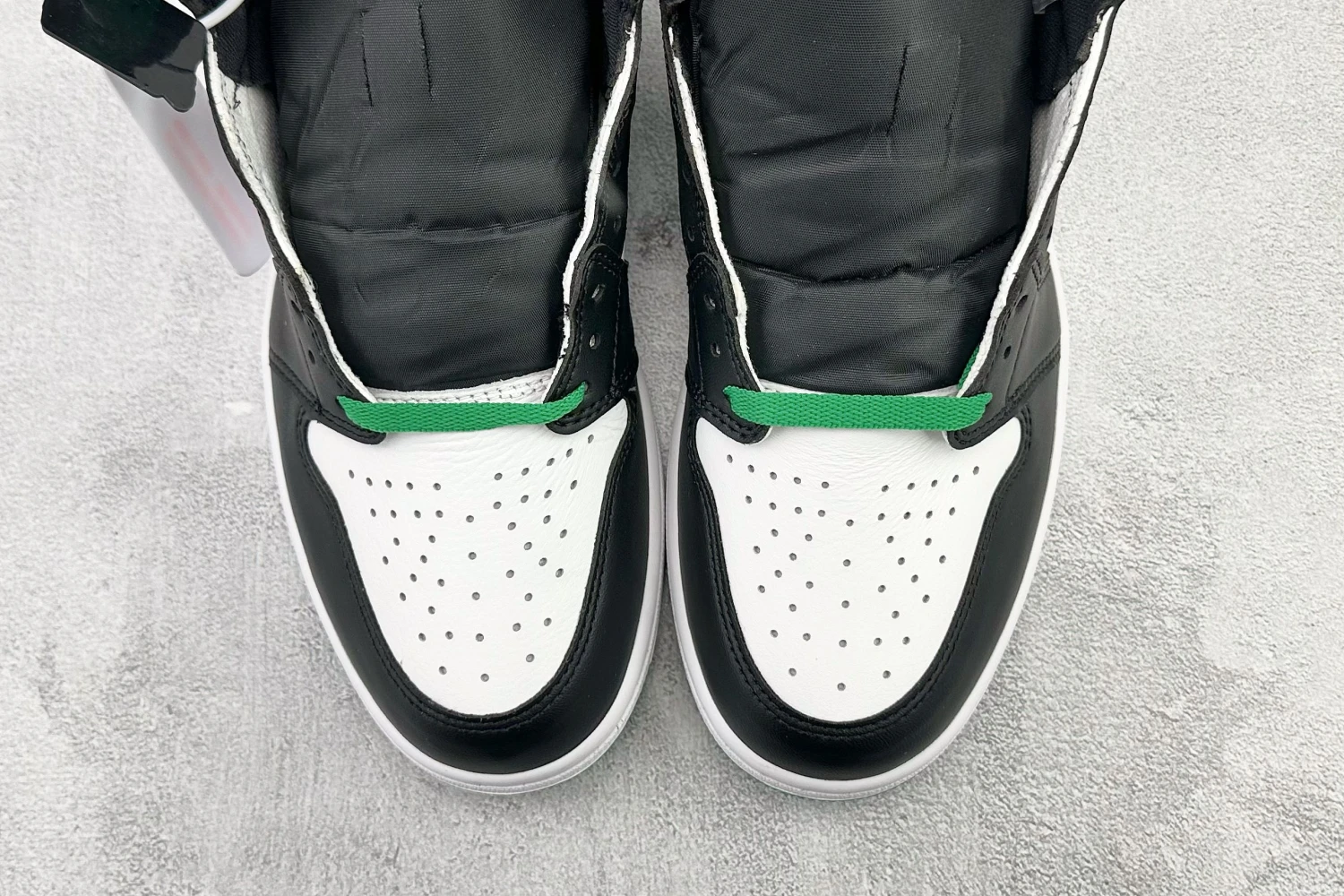Air Jordan 1 High OG Lucky Green Sneaker