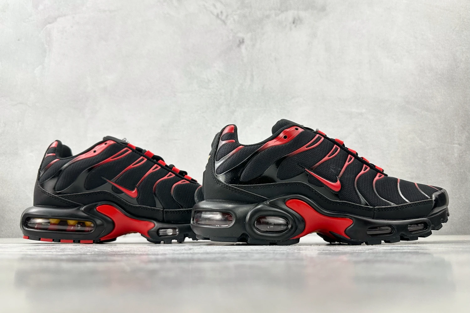 Nike Air Max Plus TN Black Red Men's Running & Lifestyle Sneakers