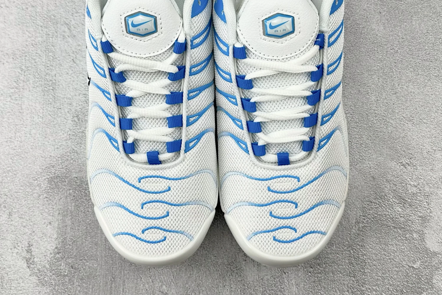 Nike Air Max Plus TN – White / Royal Blue