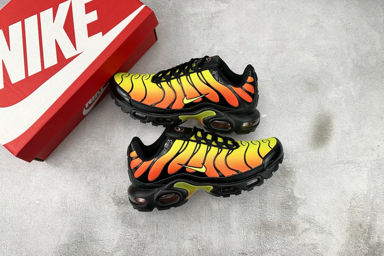 Nike Shox – Black, Yellow & Red Performance Sneakers