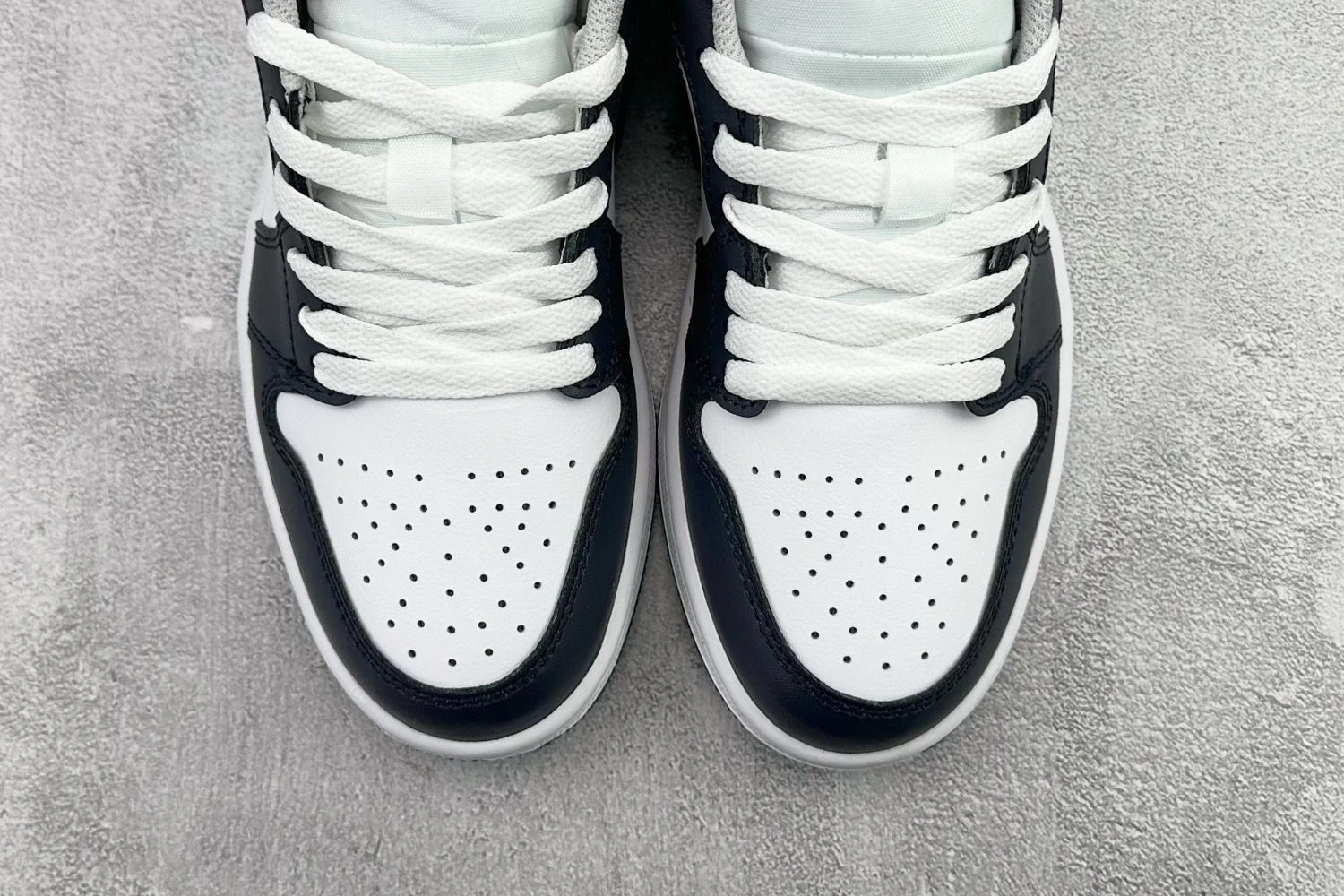Jordan Black, White & Purple Sneaker
