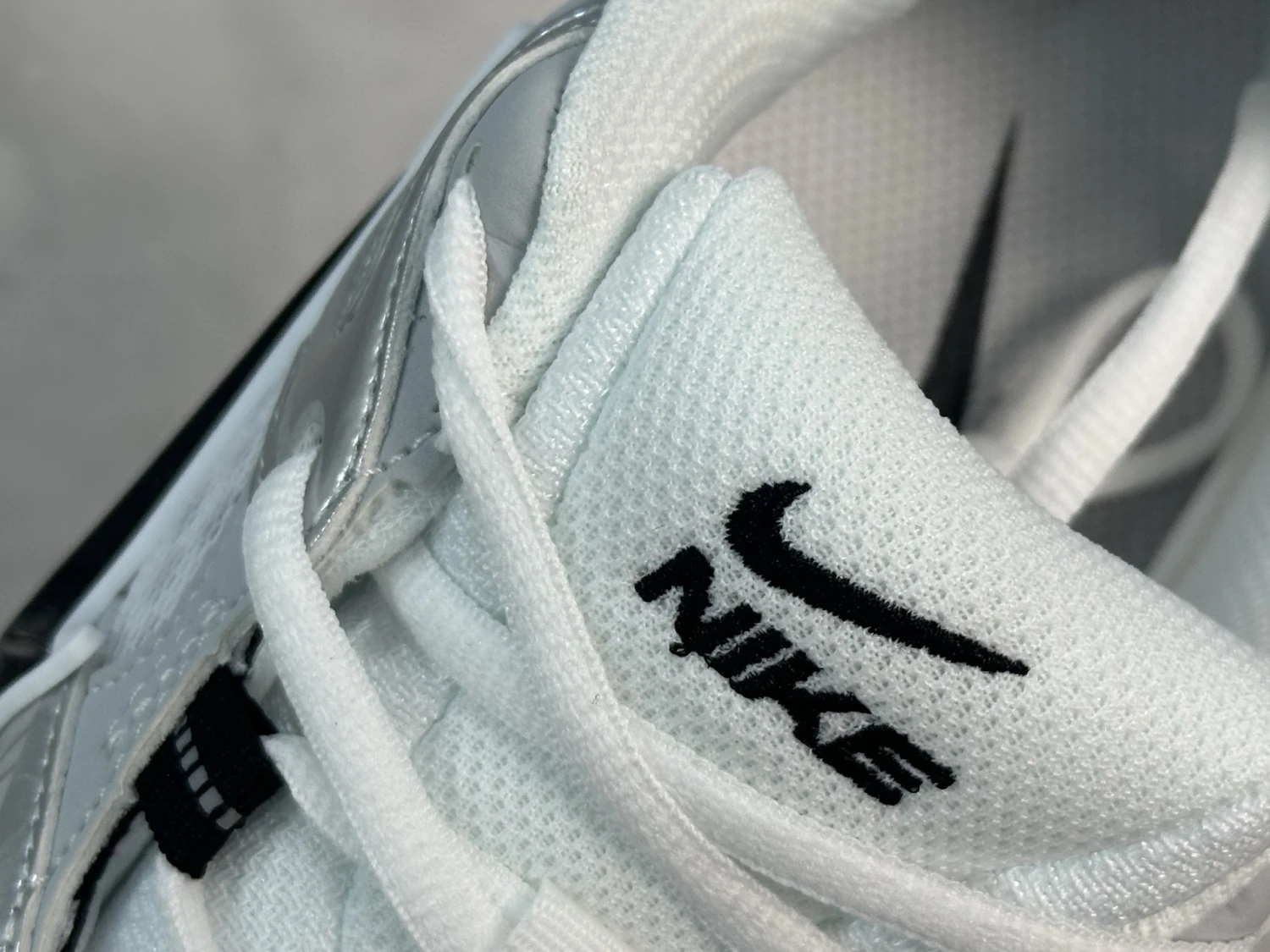 Nike Air Max Moto 2K – White, Metallic Silver & Black