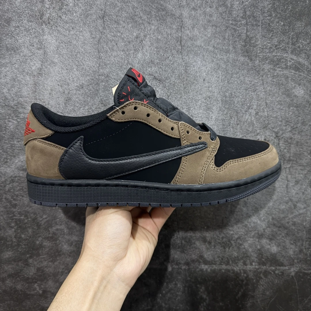 Nike Air Earth Brown