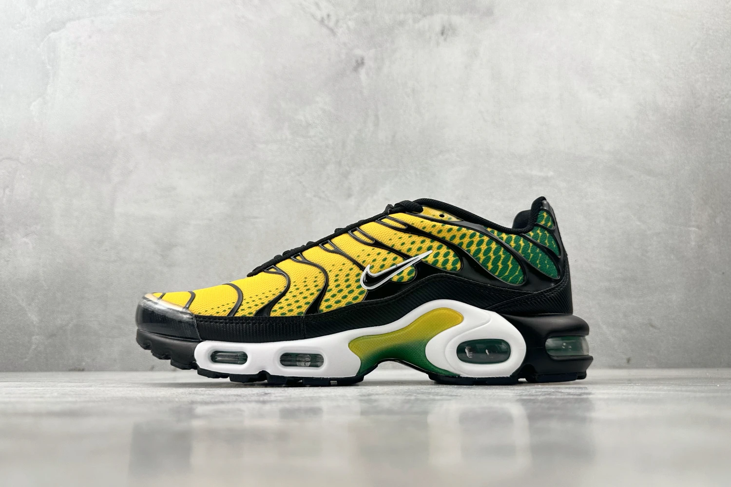 Nike Air Max Plus TN – Yellow & Black
