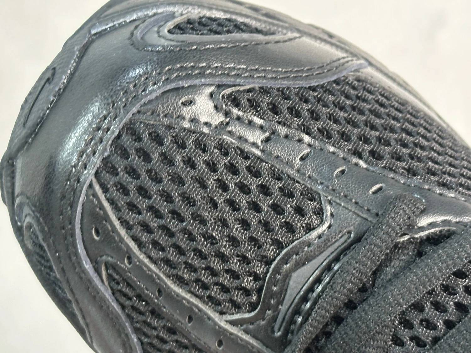 Nike Air Max Moto 2K – Triple Black