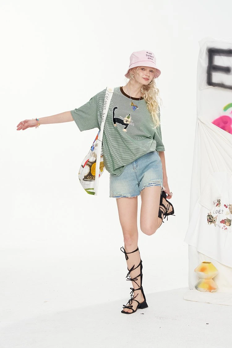 Retro Cartoon Print Cotton Blend Summer Tee for Women – Casual Short Sleeve