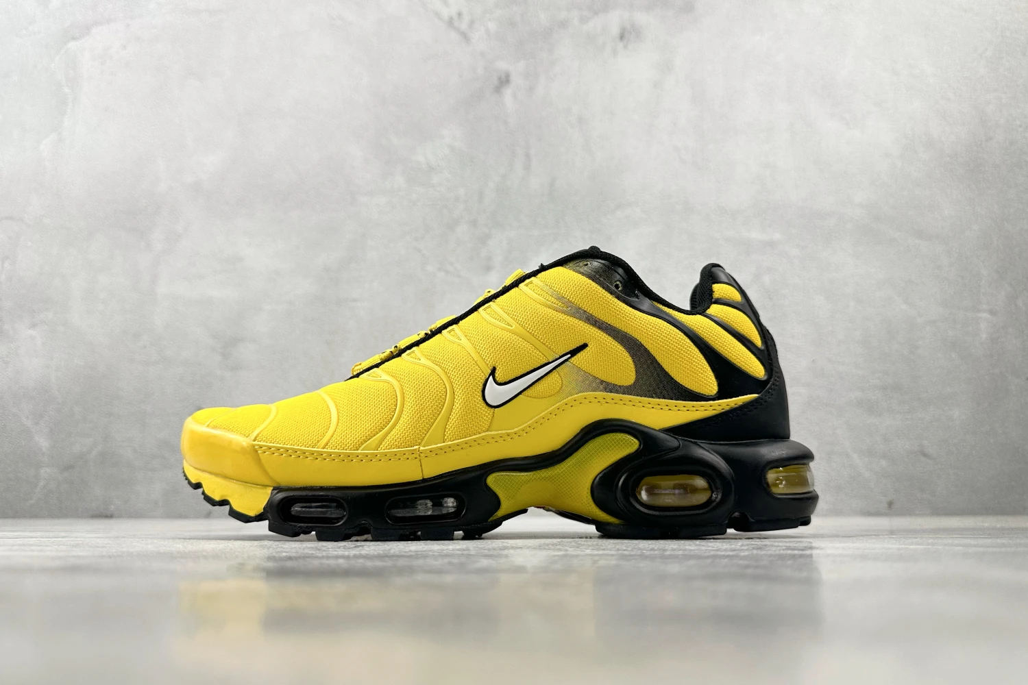 Nike Air Max Plus TN – Yellow / Black