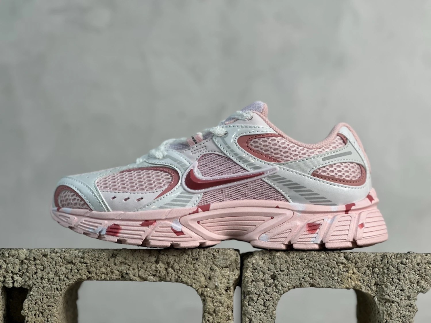 Nike Air Max Moto 2K – Soft Pink, White & Metallic Silver
