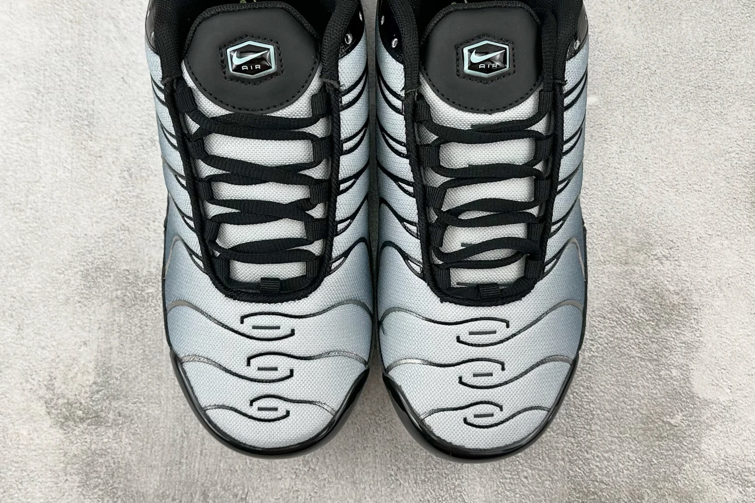 Nike Air Max Plus TN – Silver Grey / Black