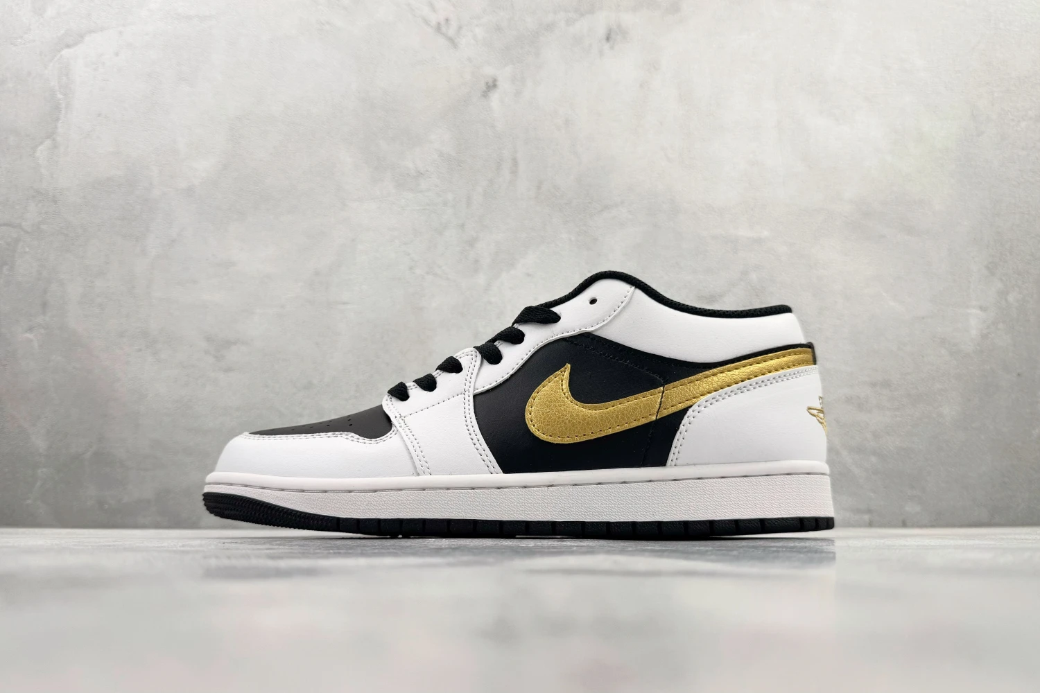 Air Jordan Low Black Gold