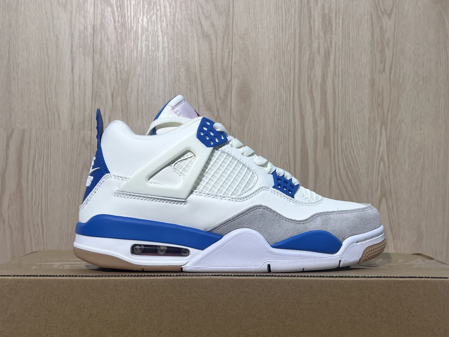 Air Jordan 4 Retro Sail Blue Sneaker – Premium Leather Streetwear Edition