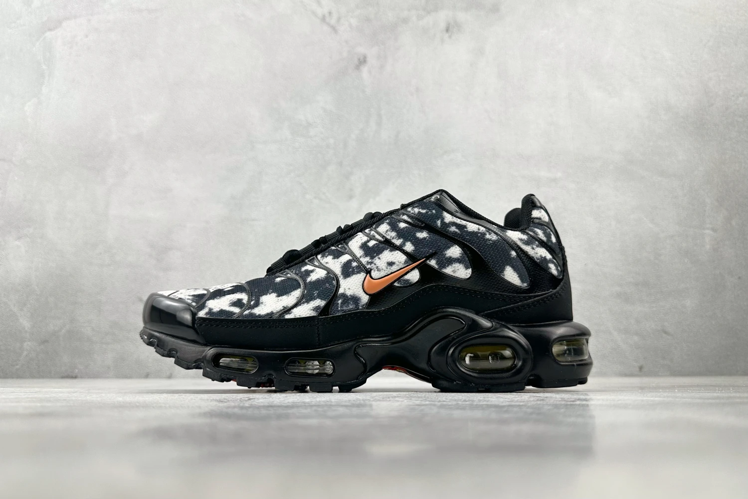 Nike Air Max Plus TN – Black / White Marble