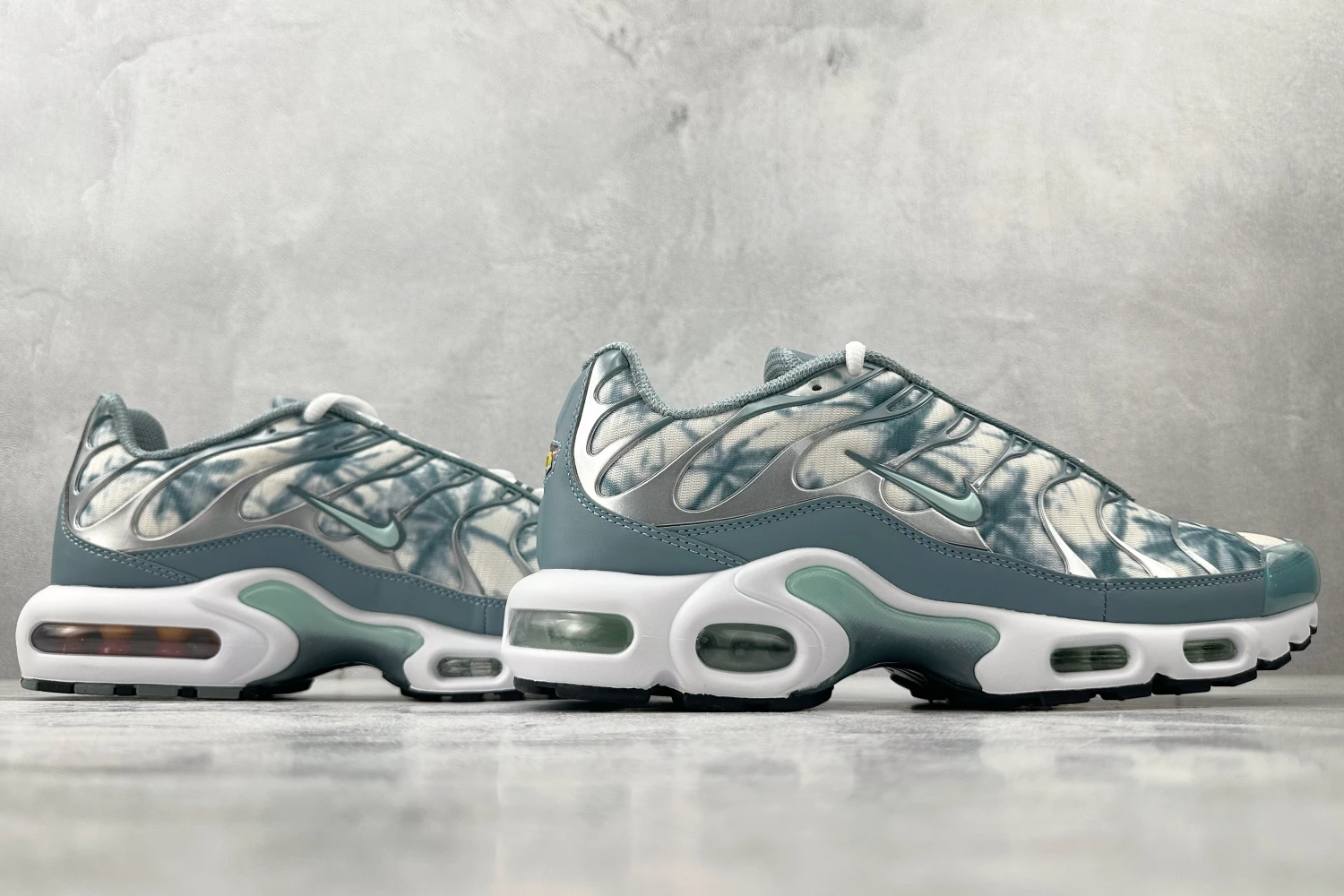 Nike Air Max Plus TN – Grey Marble & White