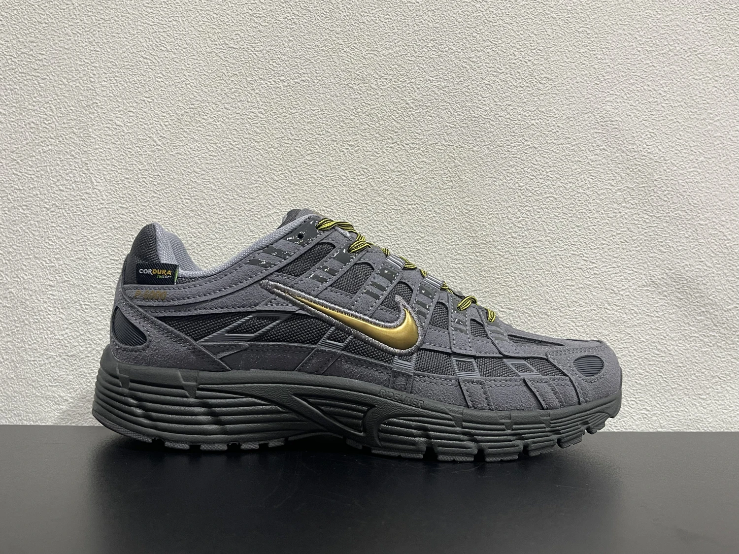 Nike P-6000 Premium Trail Running Sneakers – Charcoal Grey Performance Lifestyle Shoes