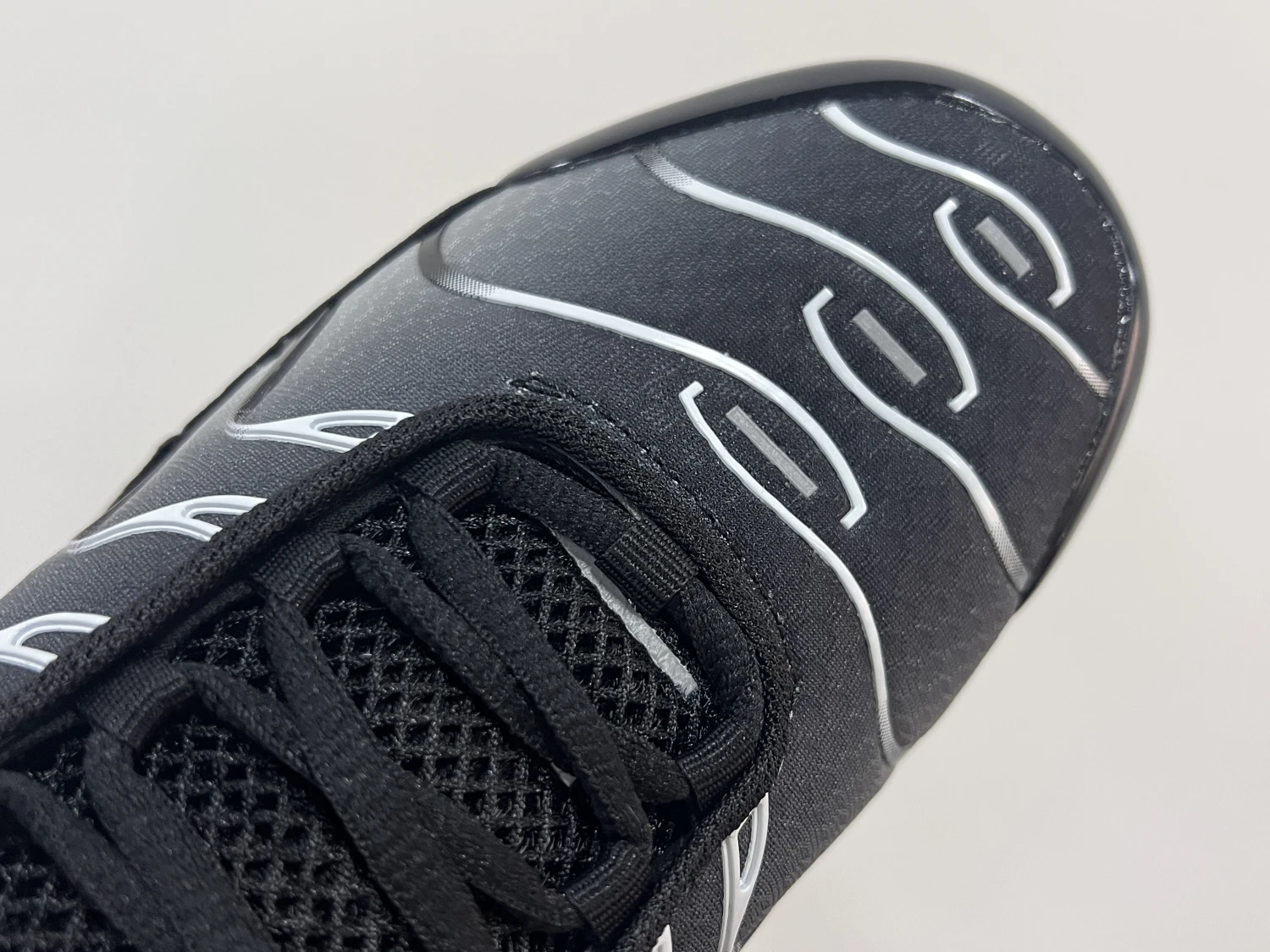 Nike Air Max Plus TN – Black & White