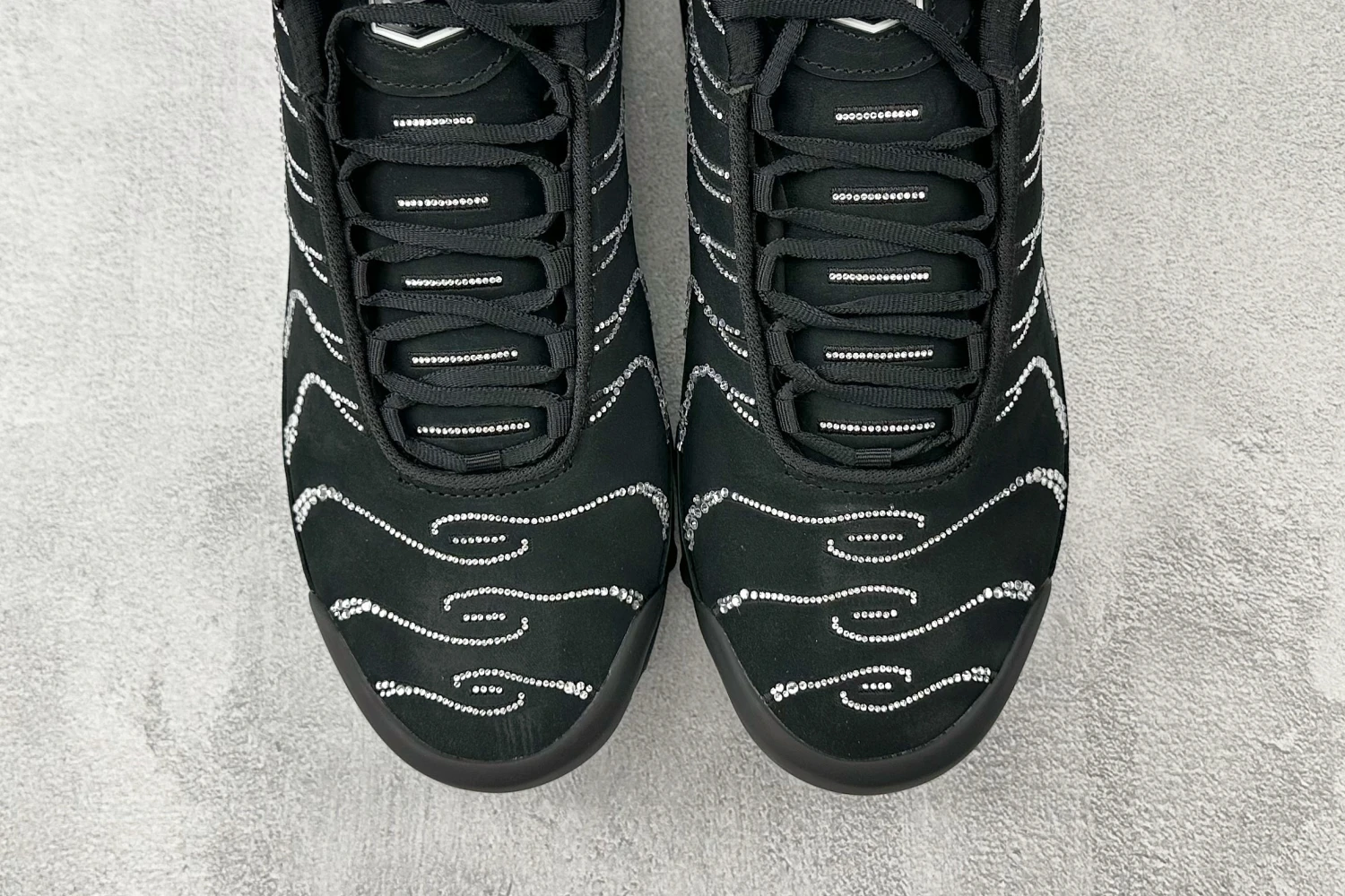 Nike Air Max Plus TN – Black & Reflective Silver