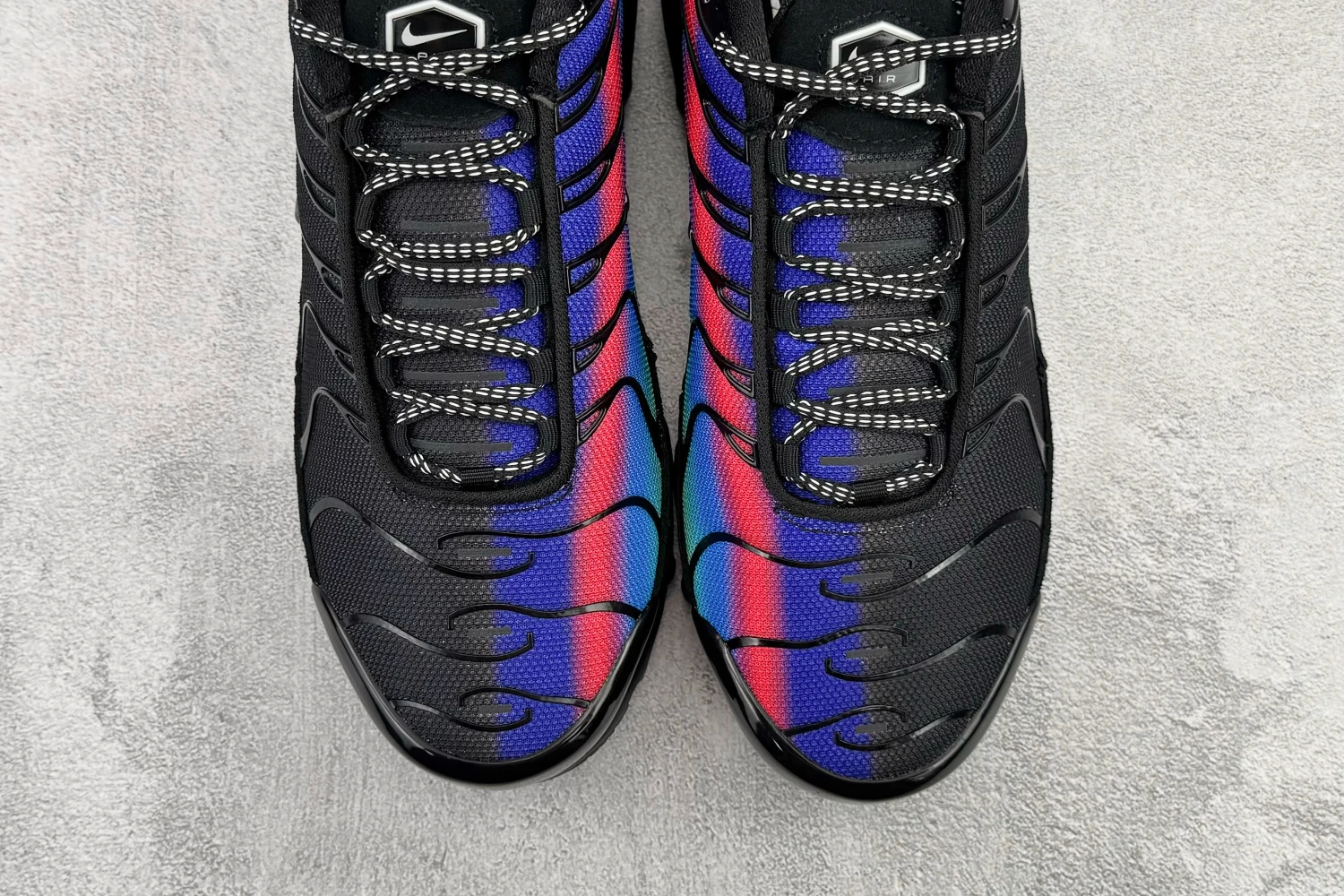 Nike Air Max Plus TN – Black, Royal Blue & Crimson Red Gradient