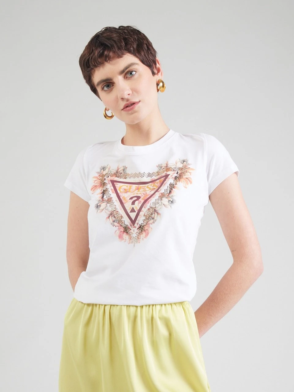 Guess Women's White Print Short Sleeve T-Shirt for Fall/Winter