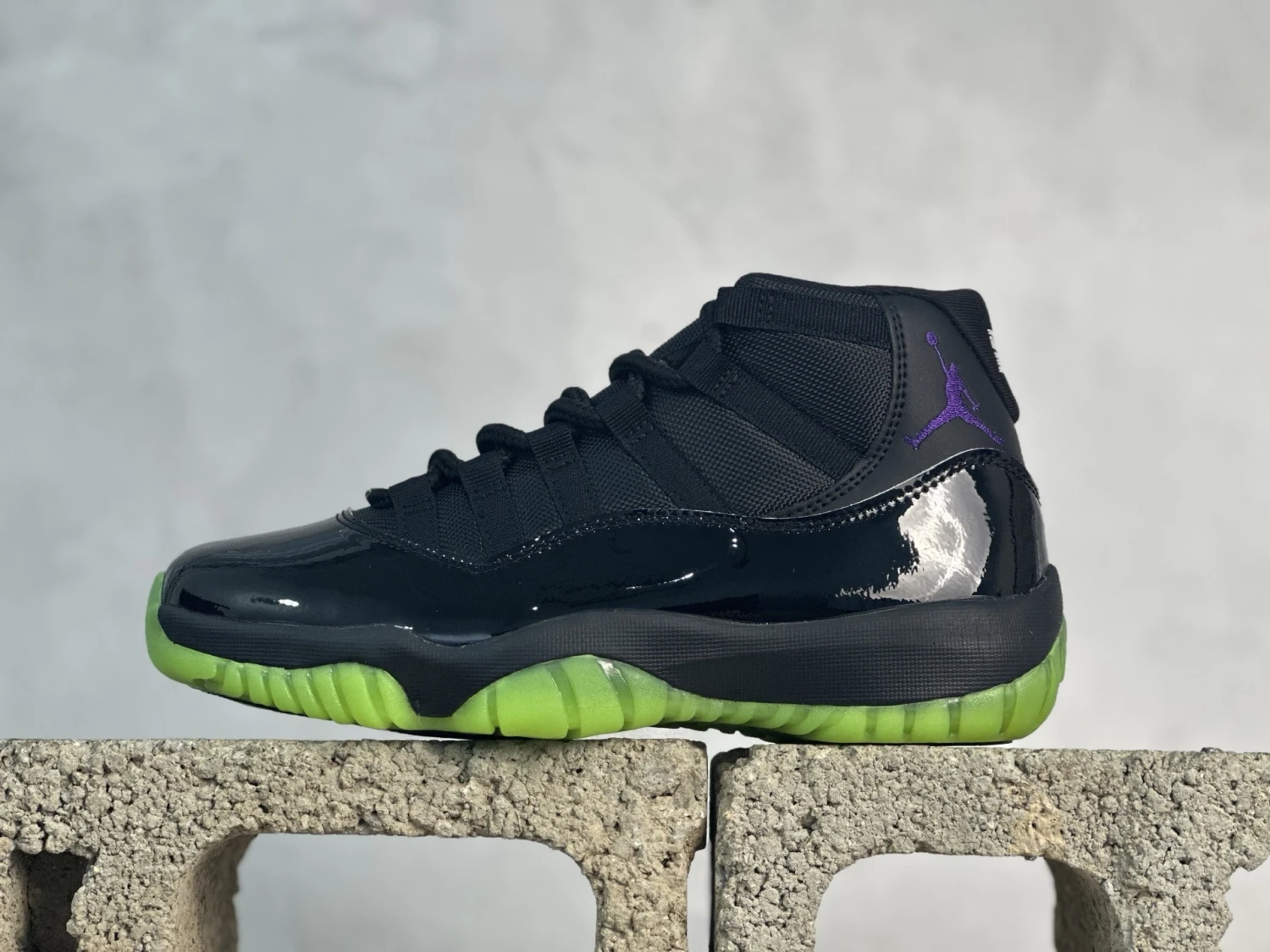 Air Jordan 11 Retro "Black & Green" Kids Sneakers – Black/Green