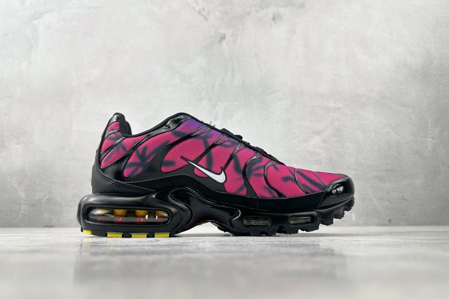 Nike Air Max Plus TN Tropical Pink Palm Print Sneakers