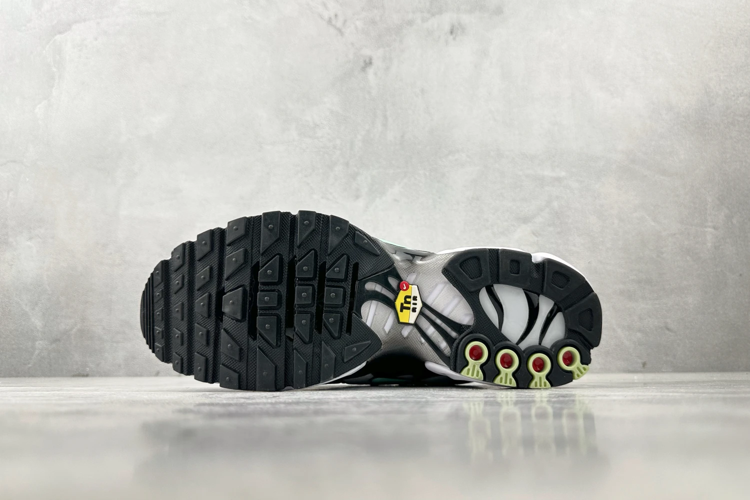 Nike Air Max Plus TN Grey Gradient Mint Accent Sneakers