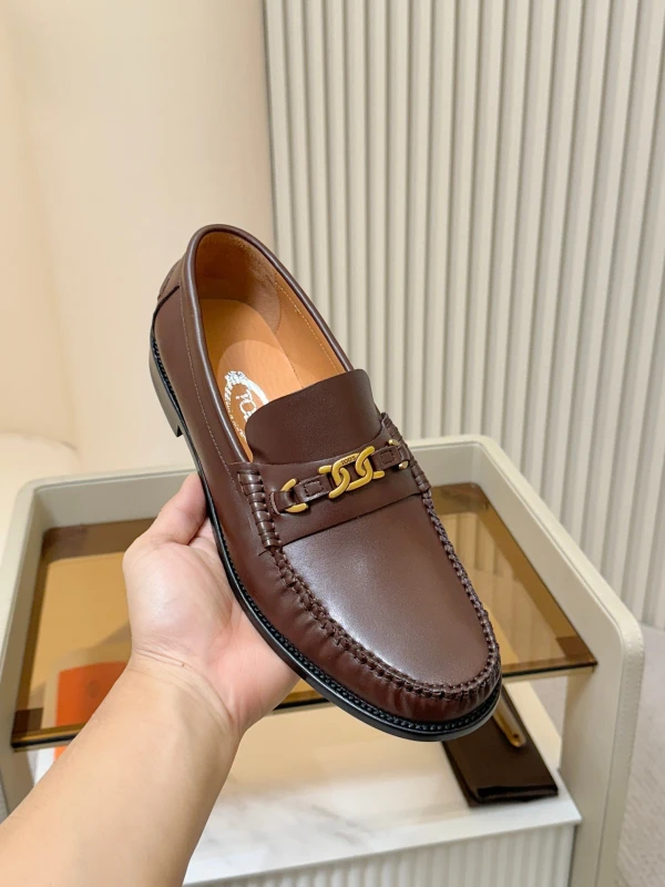 Rich Brown Tod's Men's Leather Chain Loafers