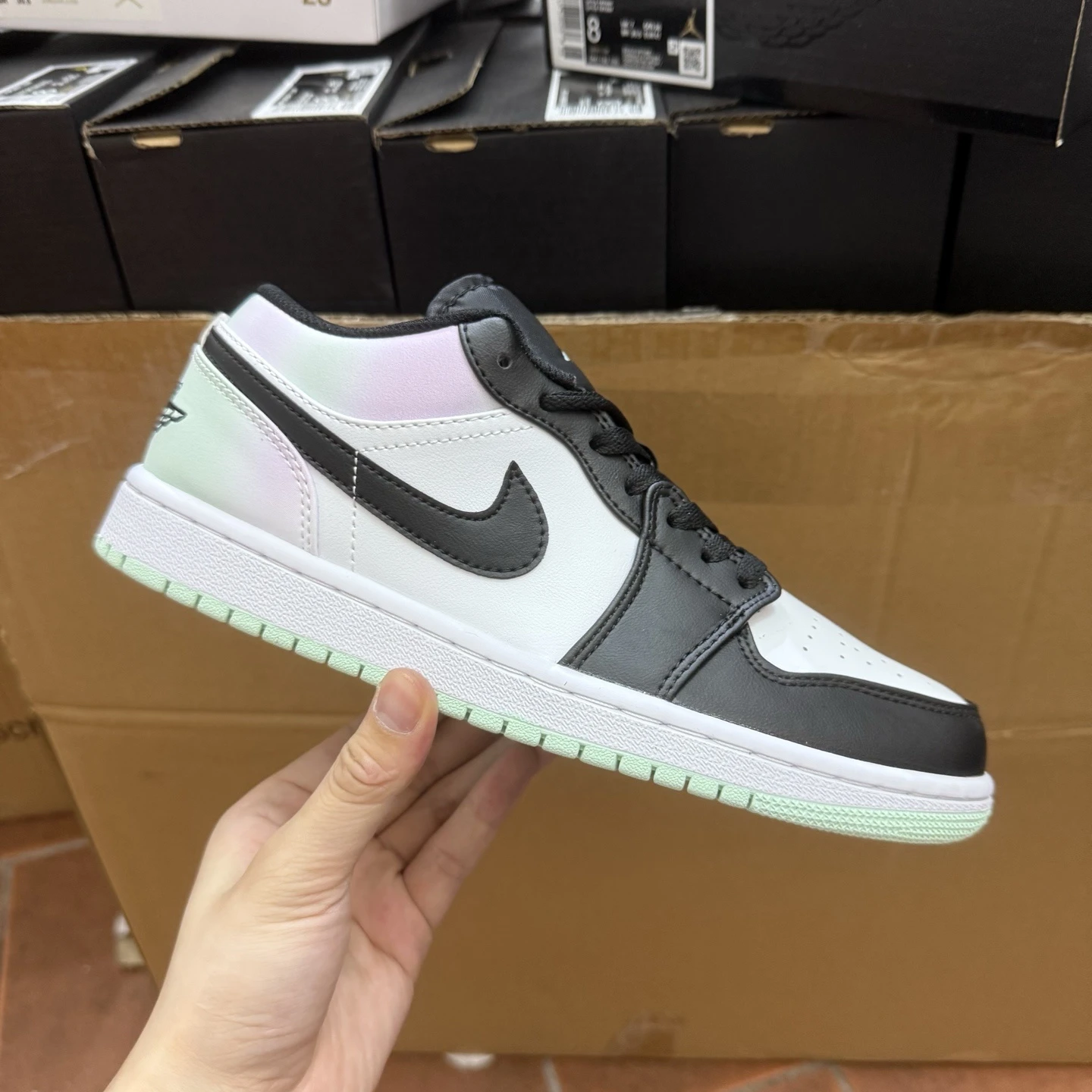 Air Jordan Low – Classic Panda Edition