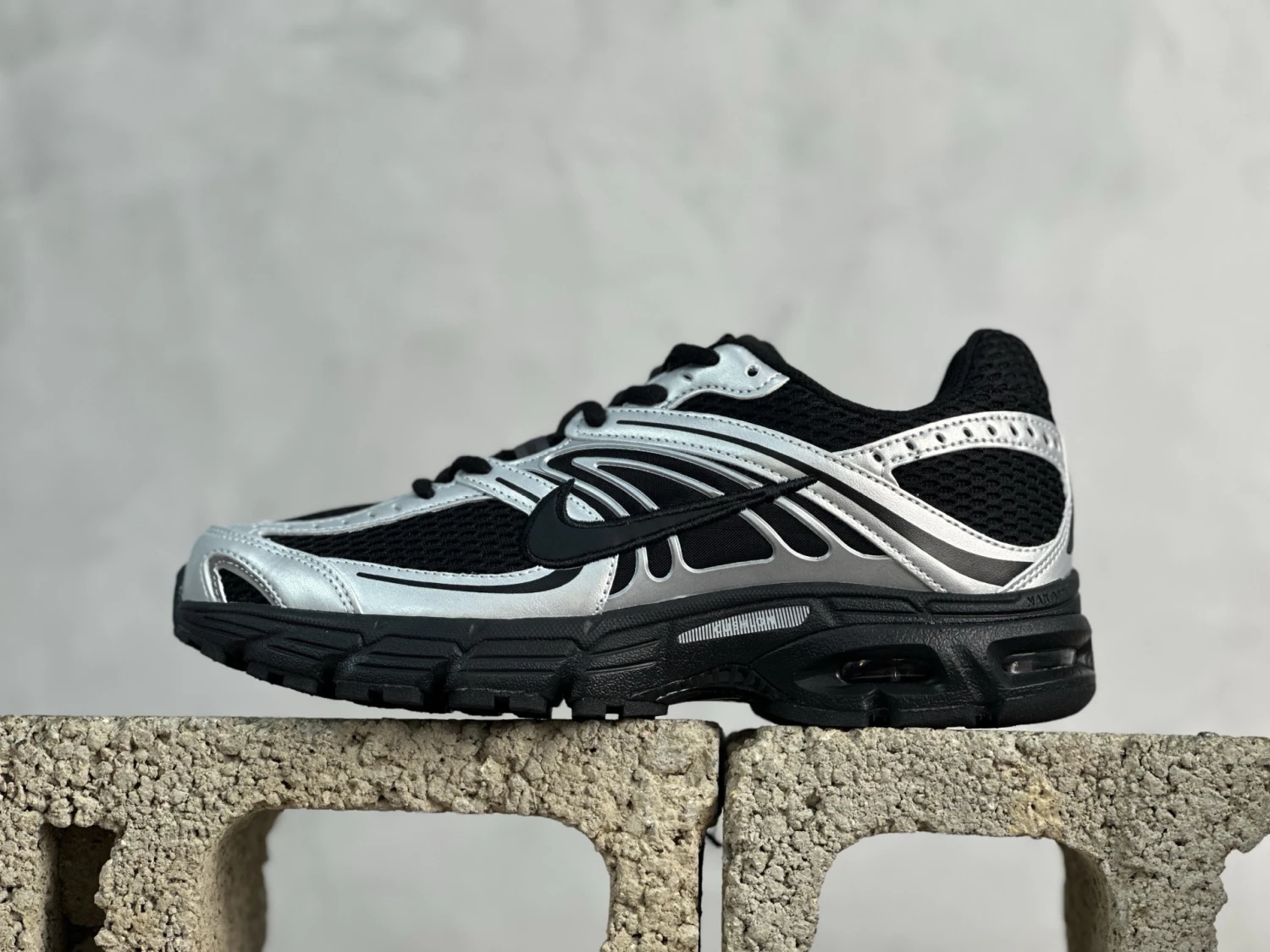 Nike Air Max Moto 2K – Black, Metallic Silver & White