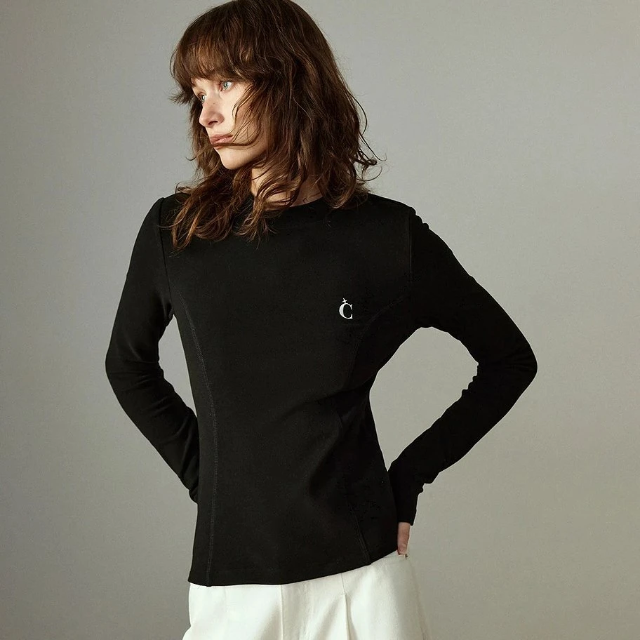 Women’s Slimming Turtleneck T-shirt with Warm Split Design