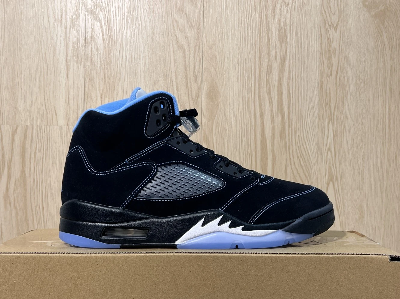 Nike Black & Ice Blue Retro High-Top Basketball Sneakers – Premium Air Cushion Streetwear Shoes