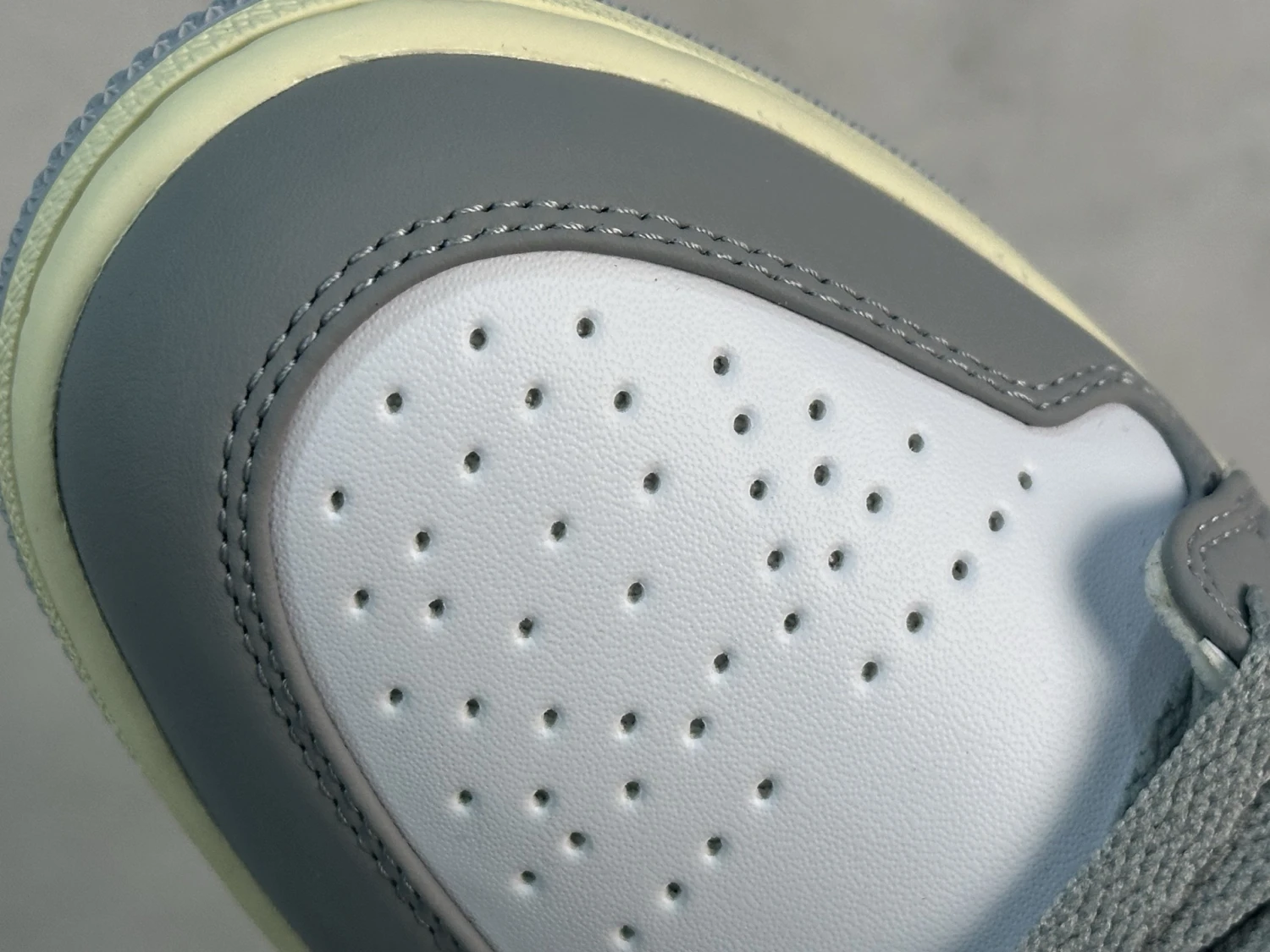 Air Jordan Low – Cool Grey Edition