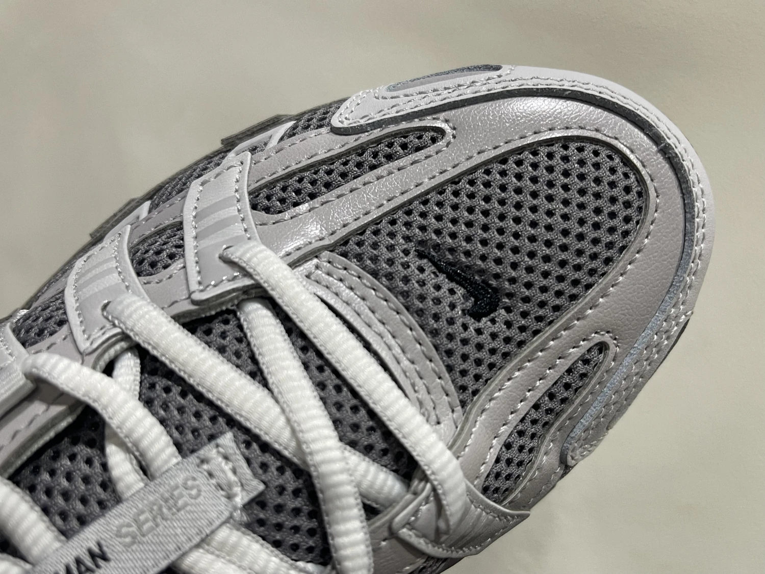 Nike Bomberman Series Sneakers – Grey & Light Grey