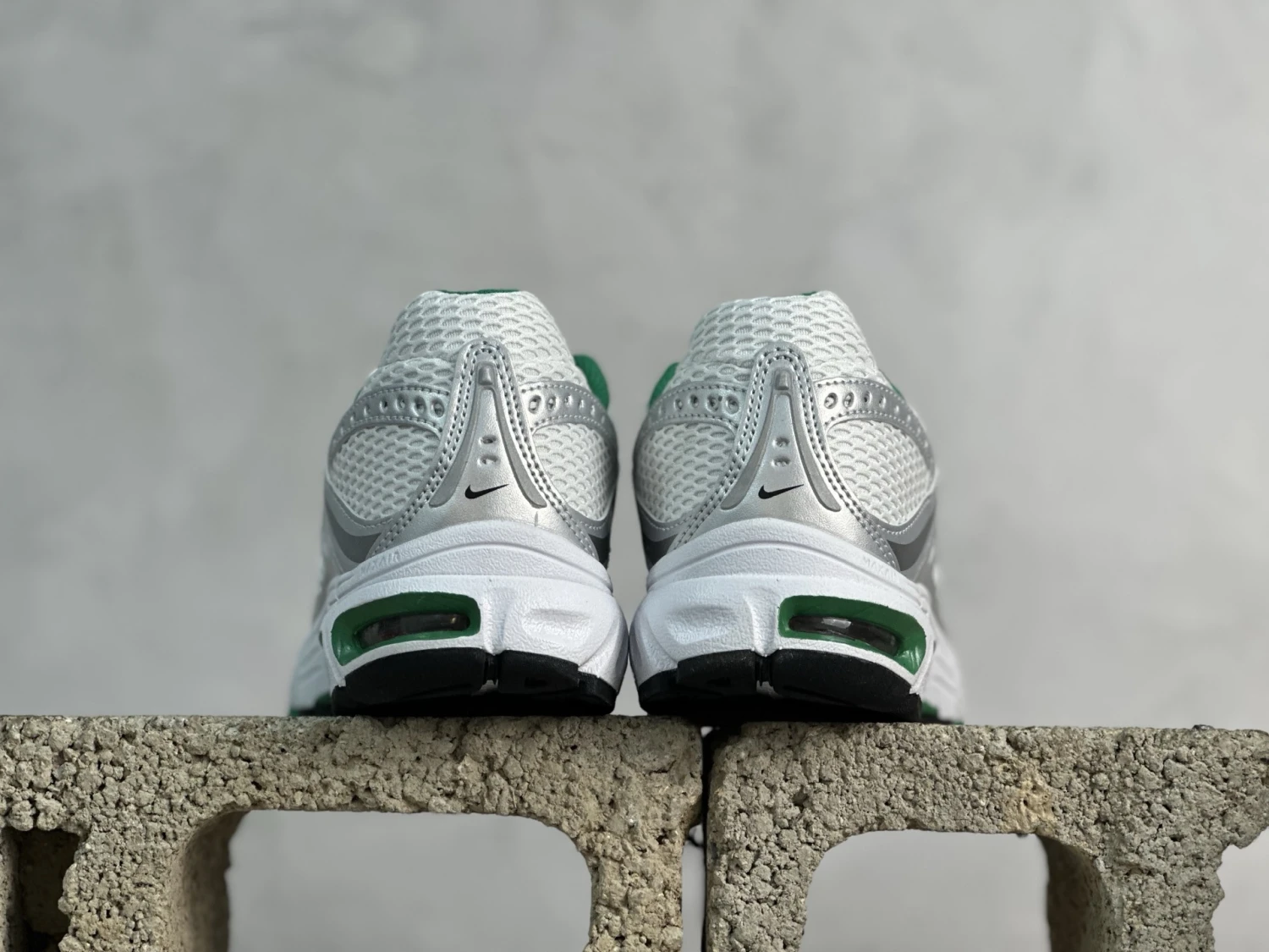 Nike Air Max Moto 2K – White, Metallic Silver & Emerald Green