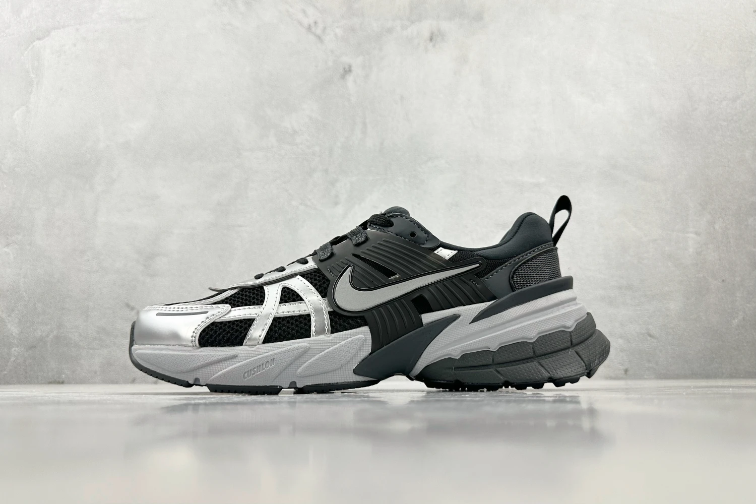 Nike P-6000 – Black, Metallic Silver & White