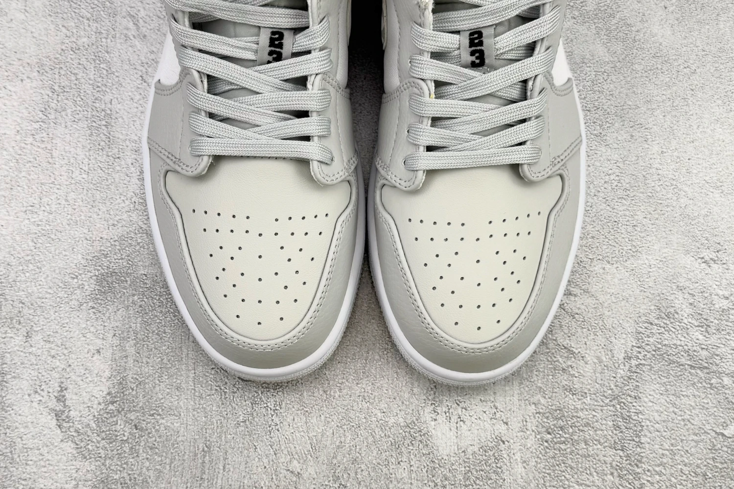 Air Jordan Low Triple Ice